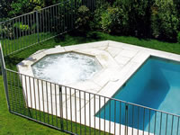 01_jacuzzi.jpg (84,774 bytes)