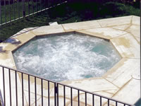 02_jacuzzi.jpg (67,616 bytes)