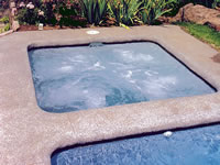11_jacuzzi.jpg (88,207 bytes)